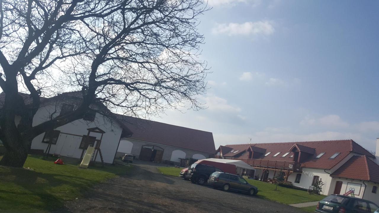 Penzion U Farmare Chotoviny Экстерьер фото